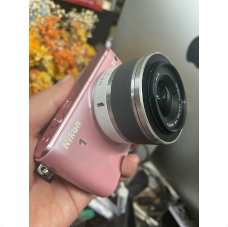 Máy ảnh Nikon S1 kèm ống kính 10-30VR